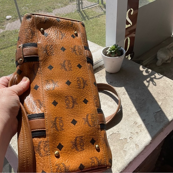 AUTHENTIC MCM - Picture 5 of 16